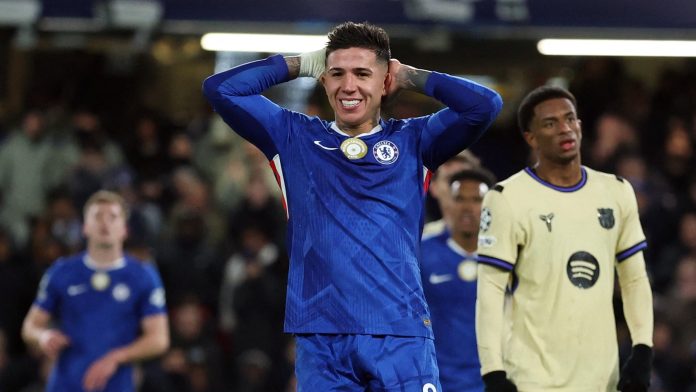 El show de Enzo Fernández en la goleada del Chelsea ante Barcelona: dos gritos anulados, una asistencia y un aporte clave