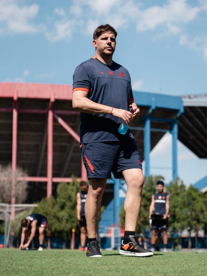 14 inhibiciones, cuatro contratos por renovar y dos refuerzos apuntados: el laberinto de San Lorenzo en el mercado