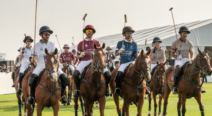 El polo argentino desembarcó en Doha: polistas y caballos nacionales fueron condecorados en la primera edición qatarí