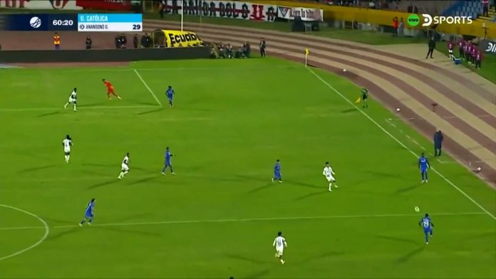 “Estoy para ganar el Puskas”: el impactante tanto desde la mitad de cancha en la final de la Copa de Ecuador