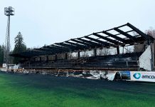 Las impactantes imágenes del incendio en el estadio de un club europeo tras el descenso a segunda división