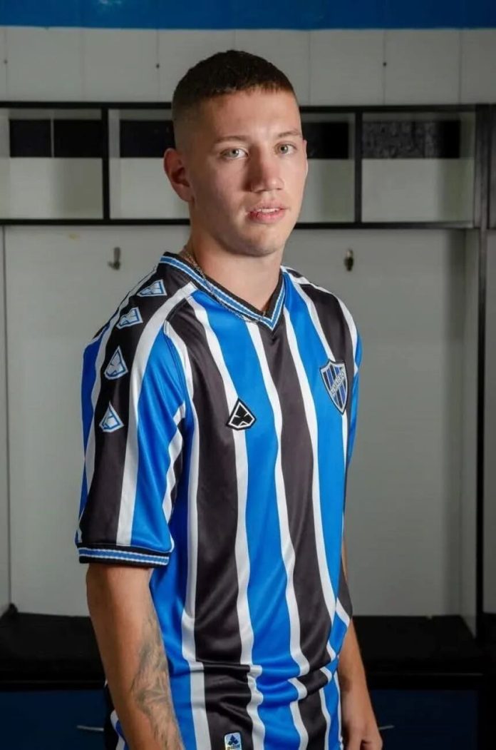 Tiene 8 hermanos, su padre es chofer de aplicación y realizó un posteo en redes para buscar club: “No pensé que sería viral”