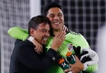 El sentido abrazo entre Enzo Pérez y Marcelo Gallardo antes del inicio de Argentinos-River