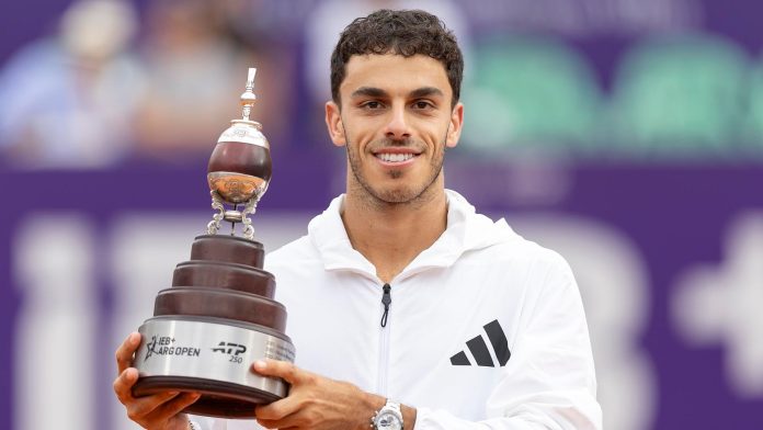 Festejo fugaz, show de Bad Bunny y debut con triunfo en Río: las frenéticas horas de Francisco Cerúndolo tras su título en el Argentina Open