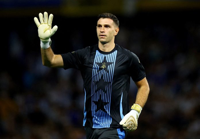 Los expedientes secretos de Dibu Martínez: el gesto que lo hizo arquero de Selección y la atajada que sorprendió a la FIFA