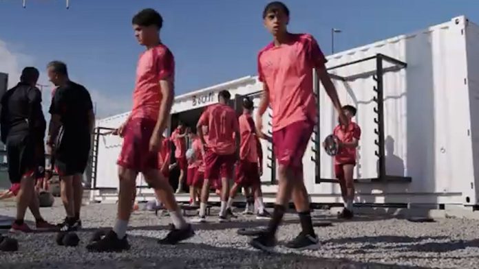 Quiénes son los cuatro futbolistas japoneses que entrenaron en River Plate: el joven que sorprendió y el que compararon con Vitinha