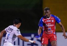 Un futbolista le pidió matrimonio a su novia en el campo de juego y se separó a los tres días: “No voy a hablar mal”