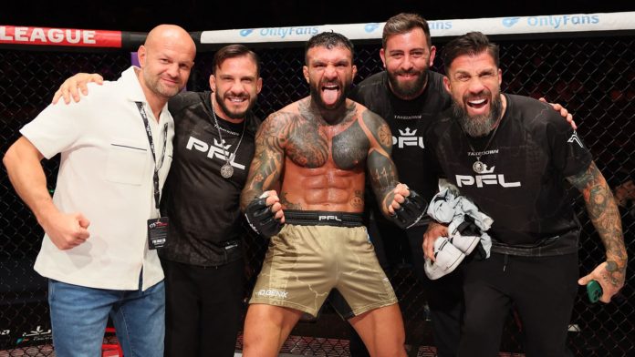 Brutal KO del argentino Franco Tenaglia en su debut en PLF: el insólito inconveniente con su traductor