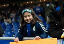 El gesto de una niña hincha del Oviedo que conmovió a Julián Álvarez tras anotar el gol del triunfo del Atlético de Madrid