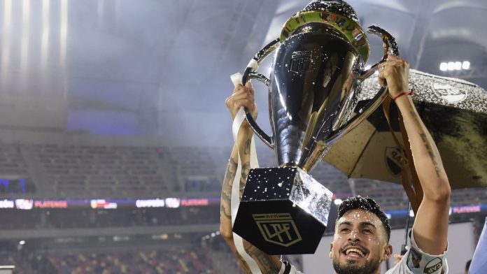 Estudiantes recibirá a Vélez por el Torneo Apertura con la cima de la zona A en juego: la agenda completa del día