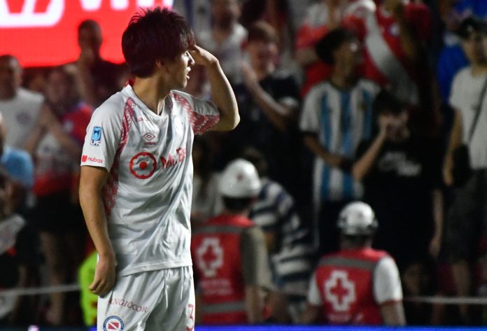 La pirueta con la que el japonés Ryoga Kida anotó su primer gol en Primera: la peculiar historia del delantero de Argentinos