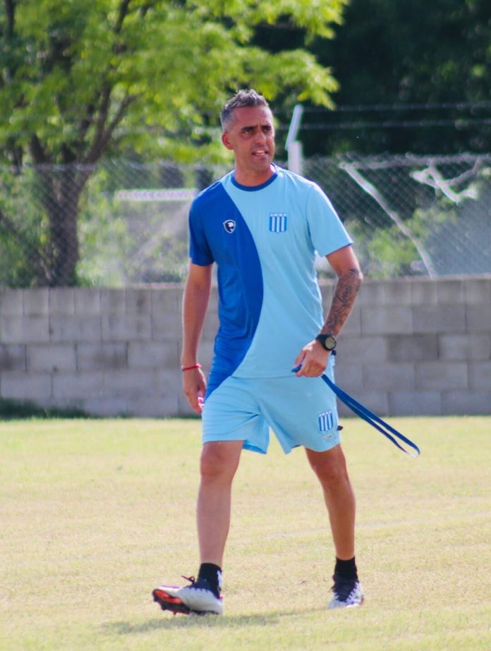 Tras tomar una llamativa decisión con Ricardo Centurión, le rescindieron el contrato al DT de Racing de Córdoba
