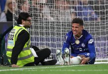 Atento Scaloni: Enzo Fernández sintió una molestia y pidió el cambio en la derrota del Chelsea ante Manchester United