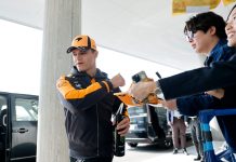 Lujo, historia y velocidad: así es la exclusiva selección de vehículos que acompañan a Lando Norris fuera de las pistas