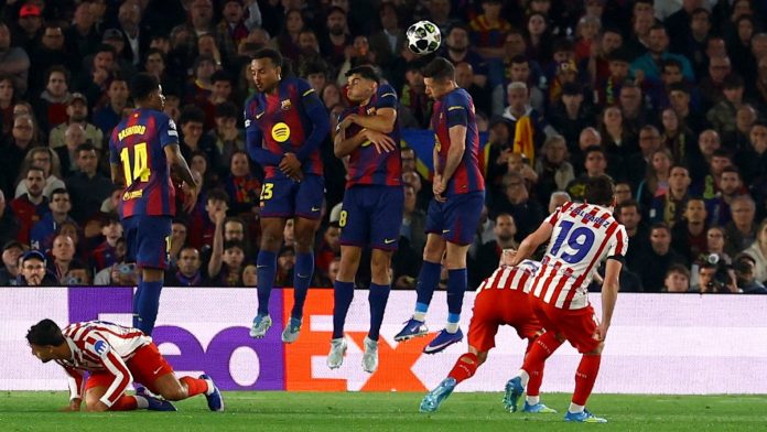 Tras su golazo al Barcelona, Julián Álvarez reveló cómo aprendió la “fórmula Messi” para los tiros libres