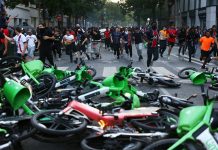 Corridas, gases lacrimógeno y disturbios en París durante la final de la Champions League entre PSG y Arsenal