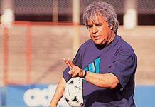 Las arengas más filosas del entrenador argentino que hizo de las charlas técnicas un show de stand up y desesperaba a los rivales