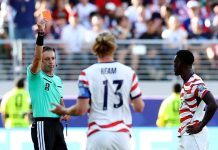 La Confederación Brasileña respaldó a Raphael Claus, el árbitro que expulsó a Folarin Balogun