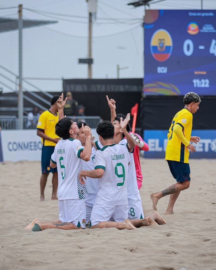 Dos jueguitos y remate furioso: el golazo de arco a arco de la selección de fútbol playa de Bolivia que hace furor