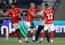 El escándalo que se desató con el entrenador argentino de Cienciano tras la eliminación de Botafogo de la Sudamericana: “Nos faltó el respeto”