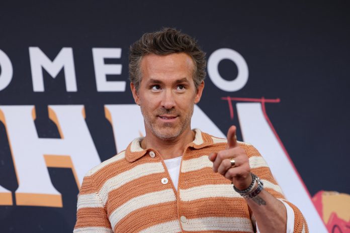 Más control ejecutivo y otra lógica deportiva, el nuevo esquema que prepara el equipo de Ryan Reynolds