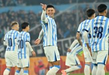 Rodrigo De Paul y Tini Stoessel aparecieron de sorpresa en Racing- Boca: el festejo del mediocampista en el gol de Rojo