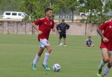Un futbolista argentino fue detenido por ICE en el aeropuerto de Miami cuando viajaba a jugar un partido